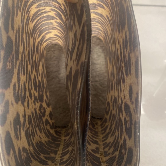 Stuart Weitzman Cheetah Rain Boots - Size Large - Picture 3 of 4